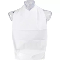 Med bindebånd og lomme